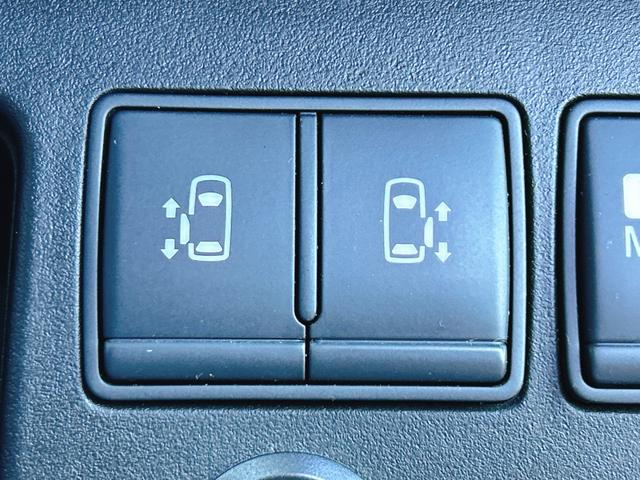 セレナ ハイウェイスター　Ｖセレクション　保証１２ヵ月・走行無制限　ドライブレコーダー　バックカメラ　ナビ　ＴＶ　オートクルーズコントロール　両側電動スライドドア　オートライト　スマートキー　電動格納ミラー　後席モニター　３列シート　ＣＶＴ（9枚目）