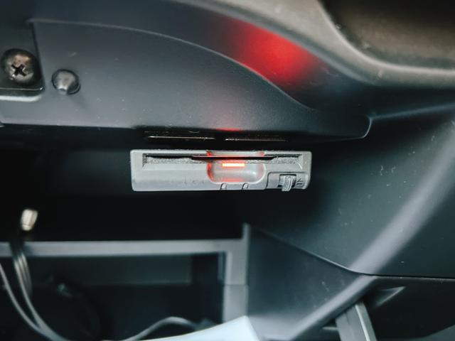 ノート メダリスト　保証１２ヵ月・走行無制限　ＥＴＣ　全周囲カメラ　ＴＶ　アルミホイール　オートライト　スマートキー　ＣＶＴ　盗難防止システム　衝突安全ボディ　ＡＢＳ　ＣＤ　ＵＳＢ　ミュージックプレイヤー接続可（8枚目）