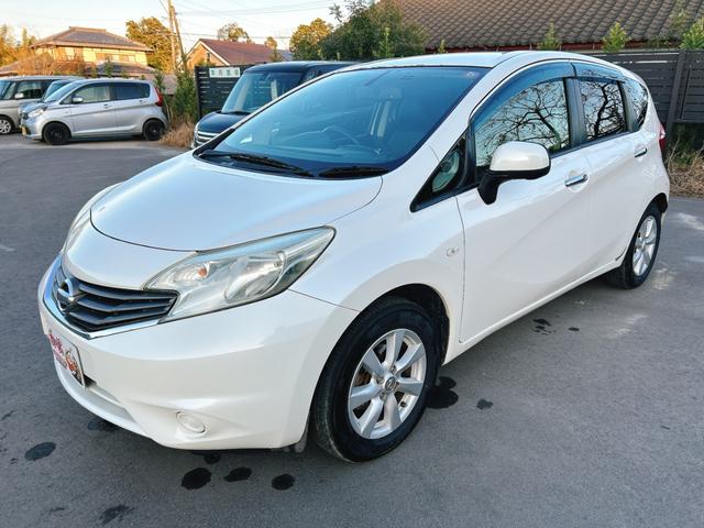 ノート メダリスト　保証１２ヵ月・走行無制限　ＥＴＣ　全周囲カメラ　ＴＶ　アルミホイール　オートライト　スマートキー　ＣＶＴ　盗難防止システム　衝突安全ボディ　ＡＢＳ　ＣＤ　ＵＳＢ　ミュージックプレイヤー接続可（12枚目）