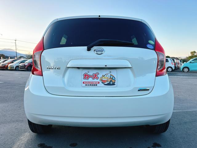 ノート メダリスト　保証１２ヵ月・走行無制限　ＥＴＣ　全周囲カメラ　ＴＶ　アルミホイール　オートライト　スマートキー　ＣＶＴ　盗難防止システム　衝突安全ボディ　ＡＢＳ　ＣＤ　ＵＳＢ　ミュージックプレイヤー接続可（17枚目）
