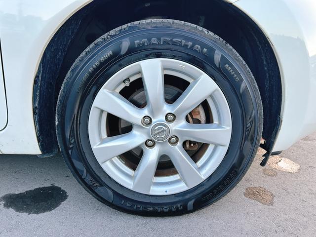 ノート メダリスト　保証１２ヵ月・走行無制限　ＥＴＣ　全周囲カメラ　ＴＶ　アルミホイール　オートライト　スマートキー　ＣＶＴ　盗難防止システム　衝突安全ボディ　ＡＢＳ　ＣＤ　ＵＳＢ　ミュージックプレイヤー接続可（20枚目）