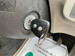 標準装備の「キーレス」。キーを所持していれば、ドアの開錠＆施錠が楽々行えます！ 6