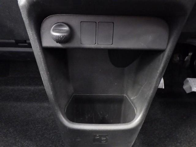 車両価格には、点検整備費用も含まれます。総額表示にはナンバー取得、車庫証明等の登録経費が含まれてますので、安心してご購入頂けます。