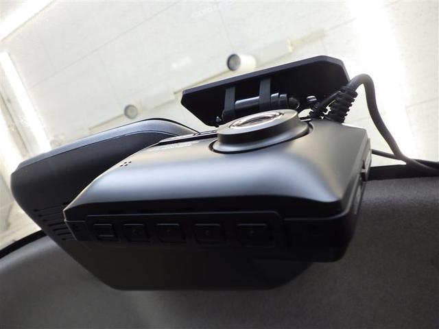 ボディは汚れや鉄粉を洗浄し磨き上げ・コーティングを1台1台丁寧に仕上げております。お客様に気持ちよくお乗りいただけるクリーニングサービスです。専門スタッフがエンジンルームまで綺麗に仕上げております