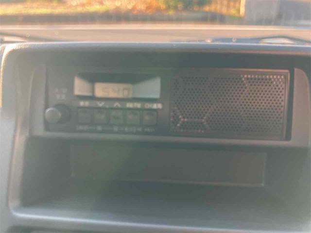 キャリイトラック ＫＣ　４ＷＤ　軽トラック　ＡＴ　クリアランスソナー　アイドリングストップ　オートライト　ＥＳＣ　エアコン　パワーステアリング　パワーウィンドウ　運転席エアバッグ　助手席エアバッグ　記録簿（11枚目）