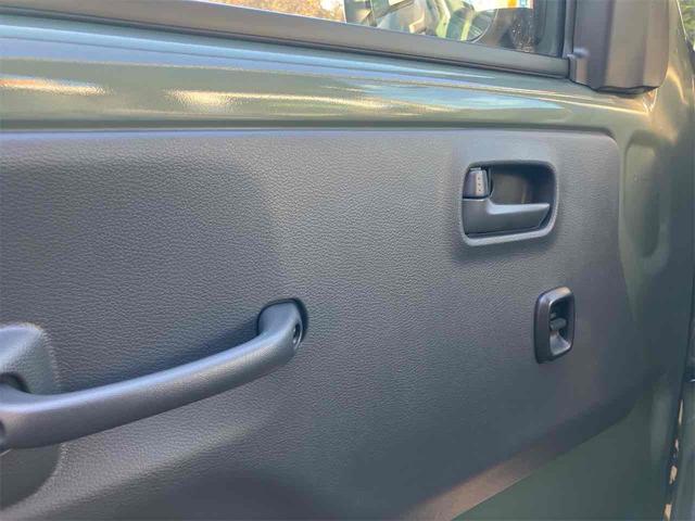 キャリイトラック ＫＣ　４ＷＤ　軽トラック　ＡＴ　クリアランスソナー　アイドリングストップ　オートライト　ＥＳＣ　エアコン　パワーステアリング　パワーウィンドウ　運転席エアバッグ　助手席エアバッグ　記録簿（24枚目）