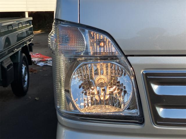 キャリイトラック ＫＣ　軽トラック　ＭＴ　クリアランスソナー　キーレスエントリー　アイドリングストップ　ＥＳＣ　エアコン　パワーステアリング　パワーウィンドウ　運転席エアバッグ　助手席エアバッグ（6枚目）