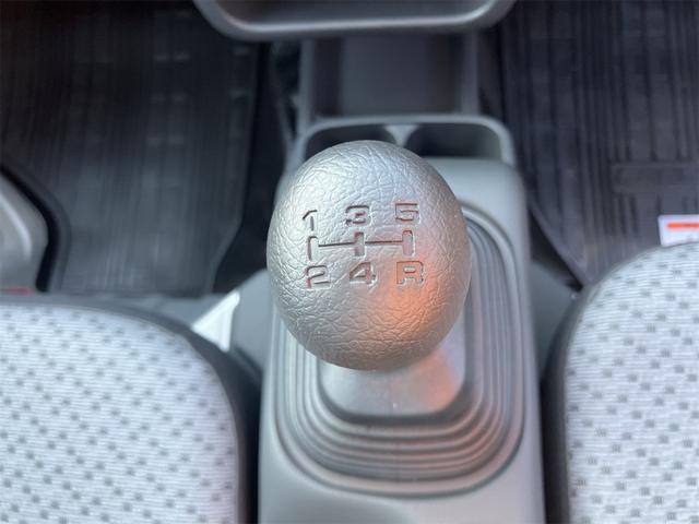 キャリイトラック ＫＣ　軽トラック　ＭＴ　クリアランスソナー　キーレスエントリー　アイドリングストップ　ＥＳＣ　エアコン　パワーステアリング　パワーウィンドウ　運転席エアバッグ　助手席エアバッグ（40枚目）