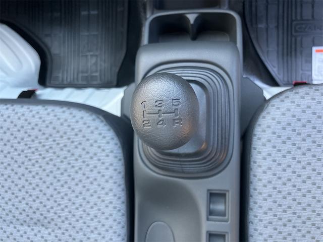 キャリイトラック ＫＣ　４ＷＤ　軽トラック　ＭＴ　クリアランスソナー　アイドリングストップ　オートライト　ＥＳＣ　エアコン　パワーステアリング　パワーウィンドウ　運転席エアバッグ　助手席エアバッグ　記録簿　助手席エアバック（36枚目）