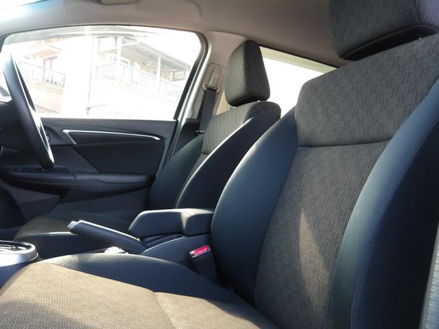 フィット １３Ｇ・Ｆパッケージコンフォートエディション　認定中古車（保証１年）・純正Ｍナビ・Ｂカメラ・シートヒーター　リヤビューカメラ　シ－トヒ－タ－　ＶＳＡ　ＡＵＴＯエアコン　キーレスエントリー　ＡＢＳ　エアバッグ　パワーウインドウ　スマ－トキ－（11枚目）