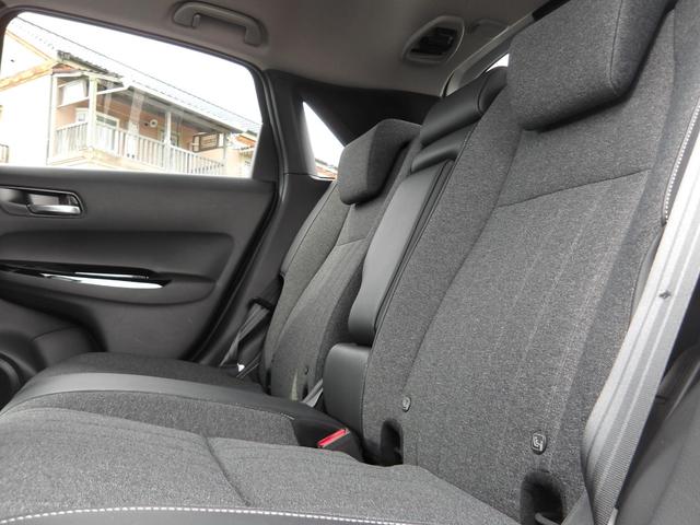 フィット ｅ：ＨＥＶホーム　認定中古車（保証２年）・純正Ｍナビ・ドラレコ・Ｂカメラ・ＥＴＣ・Ｐセンサー・ＬＥＤヘッドライト　前後誤発進抑制機能　クリソナ　助手席エアバッグ　運転席エアバッグ　ＬＥＤライト　ＵＳＢ接続　バックカメラ（12枚目）