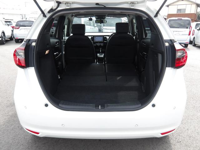 フィット ｅ：ＨＥＶホーム　認定中古車（保証２年）・純正Ｍナビ・ドラレコ・Ｂカメラ・ＥＴＣ・Ｐセンサー・ＬＥＤヘッドライト　前後誤発進抑制機能　クリソナ　助手席エアバッグ　運転席エアバッグ　ＬＥＤライト　ＵＳＢ接続　バックカメラ（15枚目）