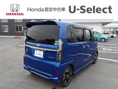 スポーティー＆スタイリッシュな印象を放つ大型テールゲートスポイラー。 7