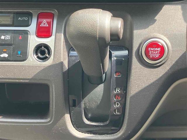 Ｎ－ＯＮＥ Ｇ　ＥＴＣ　スマートキー　アイドリングストップ　電動格納ミラー　ベンチシート　ＣＶＴ　盗難防止システム　ＡＢＳ　ＥＳＣ　ＣＤ　ミュージックプレイヤー接続可　衝突安全ボディ　エアコン　パワーステアリング（7枚目）