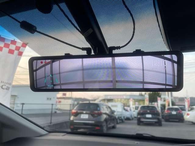 ジェイド ハイブリッドＸ　純正８インチナビ／ＥＴＣ／アルミ／ドラレコ　フルオートエアコン　ＥＣＯＮ　スマートキーシステム　ＥＴＣ車載器　ウォークスルー　ＴＶナビ　イモビ　カーテンエアバック　Ｂカメラ　ＬＥＤライト　ＤＶＤ　３列（21枚目）