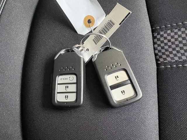 シビック ハッチバック レーンアシスト オートクルーズコントロール 衝突被害軽減システム バックカメラ アルミホイール オートライト LEDヘッドランプ CVT シートヒーター スマートキー アイドリングストップ(9枚目)