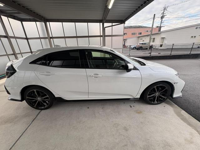 シビック ハッチバック レーンアシスト オートクルーズコントロール 衝突被害軽減システム バックカメラ アルミホイール オートライト LEDヘッドランプ CVT シートヒーター スマートキー アイドリングストップ(15枚目)