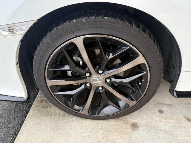 シビック ハッチバック レーンアシスト オートクルーズコントロール 衝突被害軽減システム バックカメラ アルミホイール オートライト LEDヘッドランプ CVT シートヒーター スマートキー アイドリングストップ(22枚目)