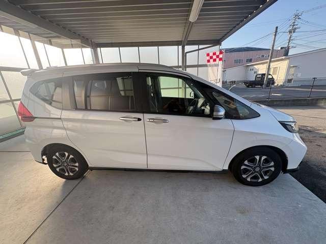 フリード クロスター・ホンダセンシング 純正8インチナビ/バックモニター/フロントカメラ付き/ETC(5枚目)