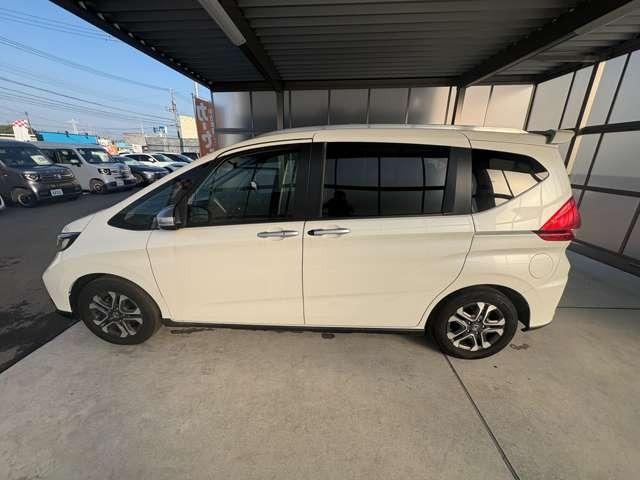 フリード クロスター・ホンダセンシング 純正8インチナビ/バックモニター/フロントカメラ付き/ETC(6枚目)