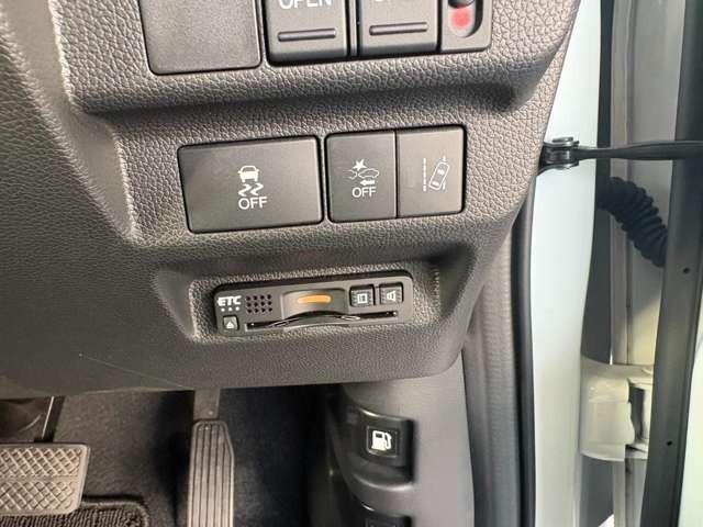 フリード クロスター・ホンダセンシング 純正8インチナビ/バックモニター/フロントカメラ付き/ETC(18枚目)