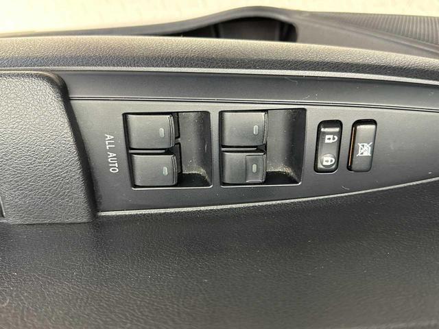 カローラフィールダー １．５Ｘ　純正ナビ　ワンセグＴＶ　バックカメラ禁煙車　電格ミラー　ヘッドライトレベライザー　ビルトインＥＴＣ　マニュアルＡ／Ｃ　アイドリングストップ　純正アルミホイール１６インチ　フロアマット（17枚目）