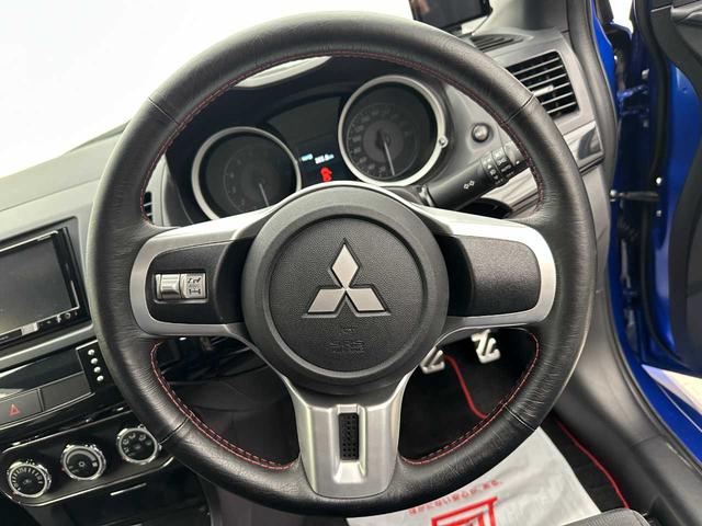 ランサー エボリューション　ファイナルエディション　オーリンズ車高調／社外チタンマフラー／エイリアンテックＥＣＵ／ＪＰ００２８／アペックスフロントパイプ／ＨＫＳ　ＥＶＣ／アルミインテーク／ＥＮＫＥＩＲＳ０５ＲＲ１８インチ９．５Ｊ＋２２．４本通／（20枚目）