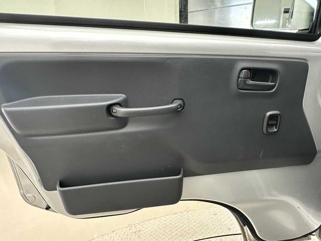 キャリイトラック スーパーキャリィＸ　社外ナビ／バックカメラ／Ｂｌｕｅｔｏｏｔｈ接続／フルセグＴＶ／レーンキープアシスト／マニュアルエアコン／５速ＭＴ／オートライト／ドラレコ／ＥＴＣ／パワーウィンドウ／ホロ付／ドアバイザー／フロアマット／（41枚目）