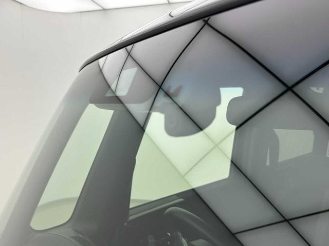 N-BOXカスタム G・Lターボホンダセンシング ドラレコ/ETC/クルコン/レーンキープアシスト/純正ナビ/Bluetooth接続/バックカメラ/フルセグTV/シートヒーター/オートライト/オートエアコン/両側パワースライドドア/パドルシフト/(20枚目)