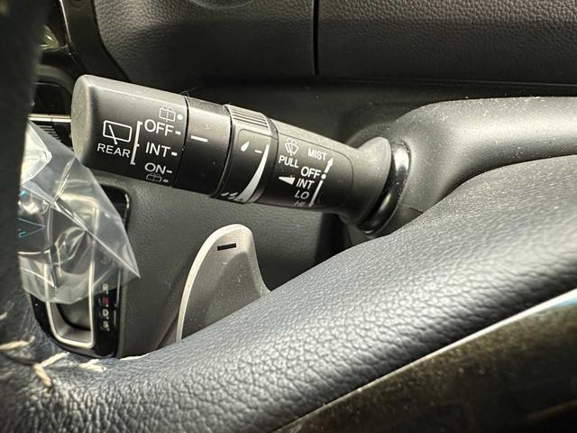 N-BOXカスタム G・Lターボホンダセンシング ドラレコ/ETC/クルコン/レーンキープアシスト/純正ナビ/Bluetooth接続/バックカメラ/フルセグTV/シートヒーター/オートライト/オートエアコン/両側パワースライドドア/パドルシフト/(28枚目)