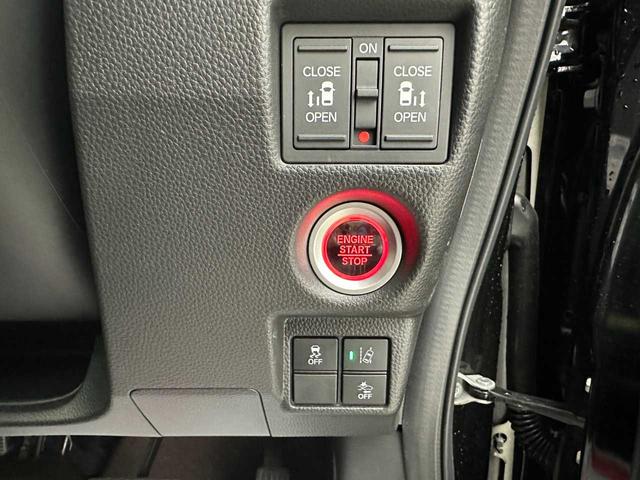 N-BOXカスタム G・Lターボホンダセンシング ドラレコ/ETC/クルコン/レーンキープアシスト/純正ナビ/Bluetooth接続/バックカメラ/フルセグTV/シートヒーター/オートライト/オートエアコン/両側パワースライドドア/パドルシフト/(31枚目)