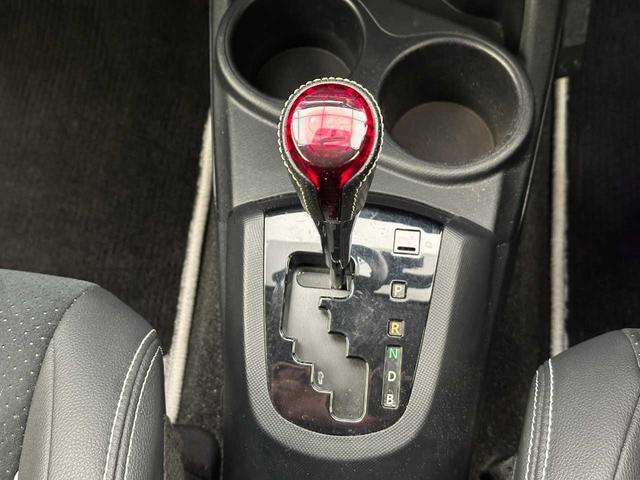 アクア Ｇ　Ｇ’ｓ　社外ナビ／Ｂｌｕｅｔｏｏｔｈ接続／バックカメラ／フルセグＴＶ／オートライト／オートエアコン／クルコン／プッシュスタート／スマートキー／ＥＴＣ／純正１７インチアルミ／純正フロアマット／電格ミラー／（22枚目）