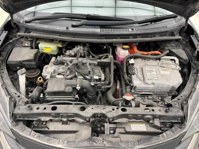 アクア Ｇ　Ｇ’ｓ　社外ナビ／Ｂｌｕｅｔｏｏｔｈ接続／バックカメラ／フルセグＴＶ／オートライト／オートエアコン／クルコン／プッシュスタート／スマートキー／ＥＴＣ／純正１７インチアルミ／純正フロアマット／電格ミラー／（33枚目）