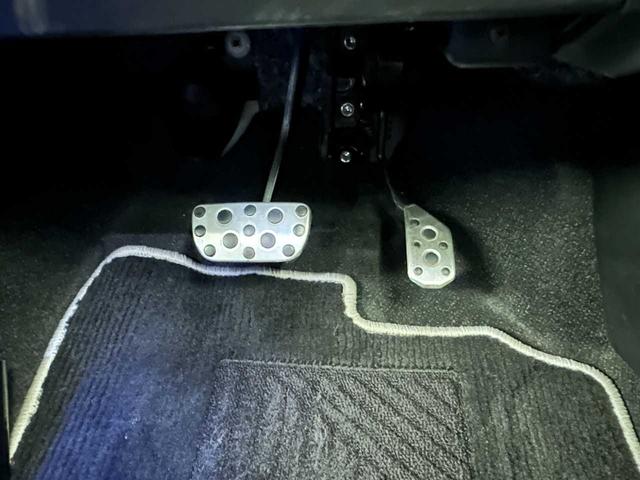 アクア Ｇ　Ｇ’ｓ　社外ナビ／Ｂｌｕｅｔｏｏｔｈ接続／バックカメラ／フルセグＴＶ／オートライト／オートエアコン／クルコン／プッシュスタート／スマートキー／ＥＴＣ／純正１７インチアルミ／純正フロアマット／電格ミラー／（49枚目）