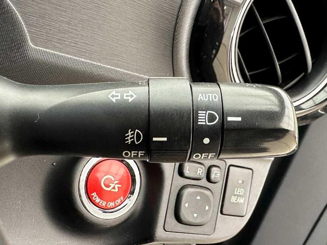 アクア Ｇ　Ｇ’ｓ　社外ナビ／Ｂｌｕｅｔｏｏｔｈ接続／バックカメラ／フルセグＴＶ／オートライト／オートエアコン／クルコン／プッシュスタート／スマートキー／ＥＴＣ／純正１７インチアルミ／純正フロアマット／電格ミラー／（52枚目）