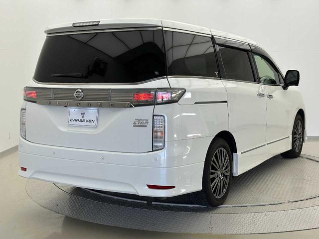 エルグランド ３５０ハイウェイスタージェットブラックアーバンクロム　クルコン／デジタルインナーミラー／パワーシート／純正ナビ／フルセグＴＶ／Ｂｌｕｅｔｏｏｔｈ接続／バックカメラ（全周囲）／シートヒーター／フリップダウンモニター／ＧＰＳレーダー探知機／ドラレコ／ＥＴＣ／（10枚目）