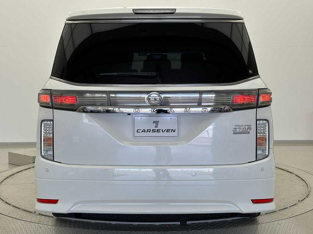 エルグランド ３５０ハイウェイスタージェットブラックアーバンクロム　クルコン／デジタルインナーミラー／パワーシート／純正ナビ／フルセグＴＶ／Ｂｌｕｅｔｏｏｔｈ接続／バックカメラ（全周囲）／シートヒーター／フリップダウンモニター／ＧＰＳレーダー探知機／ドラレコ／ＥＴＣ／（11枚目）