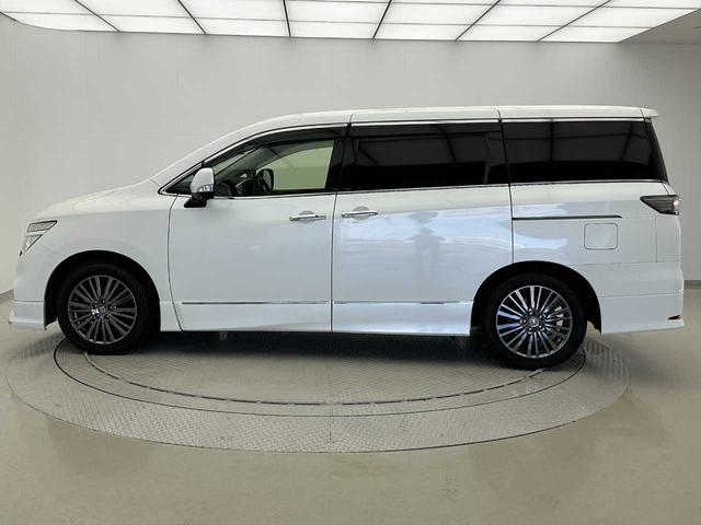 エルグランド ３５０ハイウェイスタージェットブラックアーバンクロム　クルコン／デジタルインナーミラー／パワーシート／純正ナビ／フルセグＴＶ／Ｂｌｕｅｔｏｏｔｈ接続／バックカメラ（全周囲）／シートヒーター／フリップダウンモニター／ＧＰＳレーダー探知機／ドラレコ／ＥＴＣ／（13枚目）