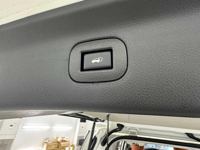 エルグランド ３５０ハイウェイスタージェットブラックアーバンクロム　クルコン／デジタルインナーミラー／パワーシート／純正ナビ／フルセグＴＶ／Ｂｌｕｅｔｏｏｔｈ接続／バックカメラ（全周囲）／シートヒーター／フリップダウンモニター／ＧＰＳレーダー探知機／ドラレコ／ＥＴＣ／（31枚目）