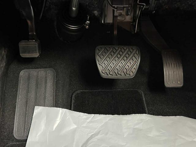 エルグランド ３５０ハイウェイスタージェットブラックアーバンクロム　クルコン／デジタルインナーミラー／パワーシート／純正ナビ／フルセグＴＶ／Ｂｌｕｅｔｏｏｔｈ接続／バックカメラ（全周囲）／シートヒーター／フリップダウンモニター／ＧＰＳレーダー探知機／ドラレコ／ＥＴＣ／（36枚目）