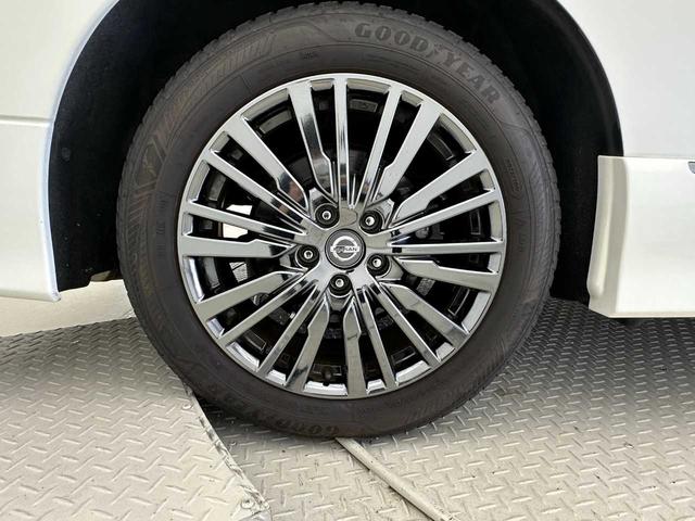 エルグランド ３５０ハイウェイスタージェットブラックアーバンクロム　クルコン／デジタルインナーミラー／パワーシート／純正ナビ／フルセグＴＶ／Ｂｌｕｅｔｏｏｔｈ接続／バックカメラ（全周囲）／シートヒーター／フリップダウンモニター／ＧＰＳレーダー探知機／ドラレコ／ＥＴＣ／（44枚目）