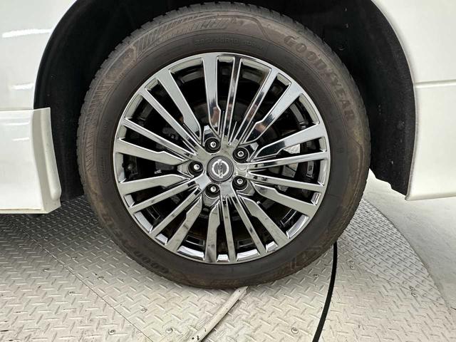 エルグランド ３５０ハイウェイスタージェットブラックアーバンクロム　クルコン／デジタルインナーミラー／パワーシート／純正ナビ／フルセグＴＶ／Ｂｌｕｅｔｏｏｔｈ接続／バックカメラ（全周囲）／シートヒーター／フリップダウンモニター／ＧＰＳレーダー探知機／ドラレコ／ＥＴＣ／（45枚目）