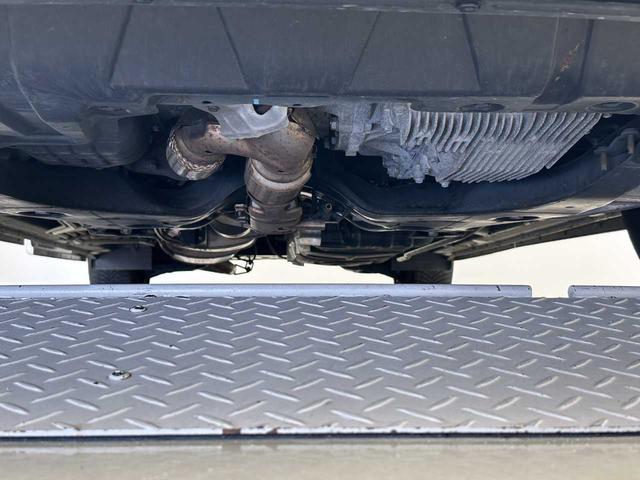 エルグランド ３５０ハイウェイスタージェットブラックアーバンクロム　クルコン／デジタルインナーミラー／パワーシート／純正ナビ／フルセグＴＶ／Ｂｌｕｅｔｏｏｔｈ接続／バックカメラ（全周囲）／シートヒーター／フリップダウンモニター／ＧＰＳレーダー探知機／ドラレコ／ＥＴＣ／（47枚目）