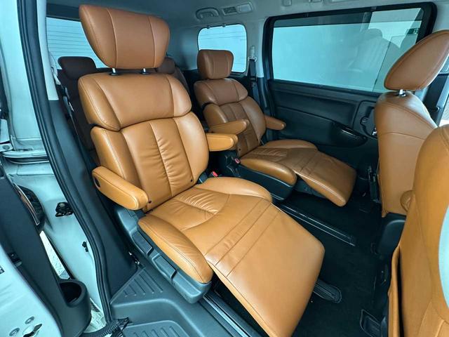 エルグランド ３５０ハイウェイスタージェットブラックアーバンクロム　クルコン／デジタルインナーミラー／パワーシート／純正ナビ／フルセグＴＶ／Ｂｌｕｅｔｏｏｔｈ接続／バックカメラ（全周囲）／シートヒーター／フリップダウンモニター／ＧＰＳレーダー探知機／ドラレコ／ＥＴＣ／（51枚目）