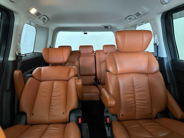 エルグランド ３５０ハイウェイスタージェットブラックアーバンクロム　クルコン／デジタルインナーミラー／パワーシート／純正ナビ／フルセグＴＶ／Ｂｌｕｅｔｏｏｔｈ接続／バックカメラ（全周囲）／シートヒーター／フリップダウンモニター／ＧＰＳレーダー探知機／ドラレコ／ＥＴＣ／（59枚目）