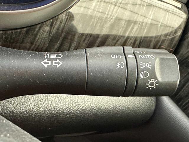 エルグランド ３５０ハイウェイスタージェットブラックアーバンクロム　クルコン／デジタルインナーミラー／パワーシート／純正ナビ／フルセグＴＶ／Ｂｌｕｅｔｏｏｔｈ接続／バックカメラ（全周囲）／シートヒーター／フリップダウンモニター／ＧＰＳレーダー探知機／ドラレコ／ＥＴＣ／（67枚目）