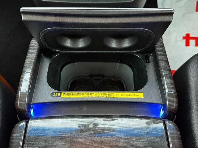 エルグランド ３５０ハイウェイスタージェットブラックアーバンクロム　クルコン／デジタルインナーミラー／パワーシート／純正ナビ／フルセグＴＶ／Ｂｌｕｅｔｏｏｔｈ接続／バックカメラ（全周囲）／シートヒーター／フリップダウンモニター／ＧＰＳレーダー探知機／ドラレコ／ＥＴＣ／（72枚目）