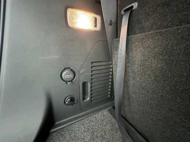 エルグランド ３５０ハイウェイスタージェットブラックアーバンクロム　クルコン／デジタルインナーミラー／パワーシート／純正ナビ／フルセグＴＶ／Ｂｌｕｅｔｏｏｔｈ接続／バックカメラ（全周囲）／シートヒーター／フリップダウンモニター／ＧＰＳレーダー探知機／ドラレコ／ＥＴＣ／（76枚目）