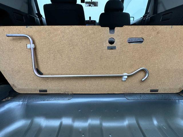 ジムニー ワイルドウインド　ＥＴＣ／シートヒーター／マニュアルエアコン／電格ミラー／社外ナビ／ＴＶ／Ｂｌｕｅｔｏｏｔｈ接続／ＣＤ　ＤＶＤ再生／４ＷＤ／５速ＭＴ／カーセブンＥＧＳ保証ライトプラン（１年間走行距離無制限）（62枚目）