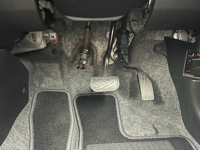 アルト Ｘ　純正ＣＤプレイヤー／オートエアコン／プッシュスタート／スマートキー／運転席シートヒーター／アイドリングストップ／ヘッドライトレベライザー／電格ミラー／フロアマット／ドアバイザー／（24枚目）